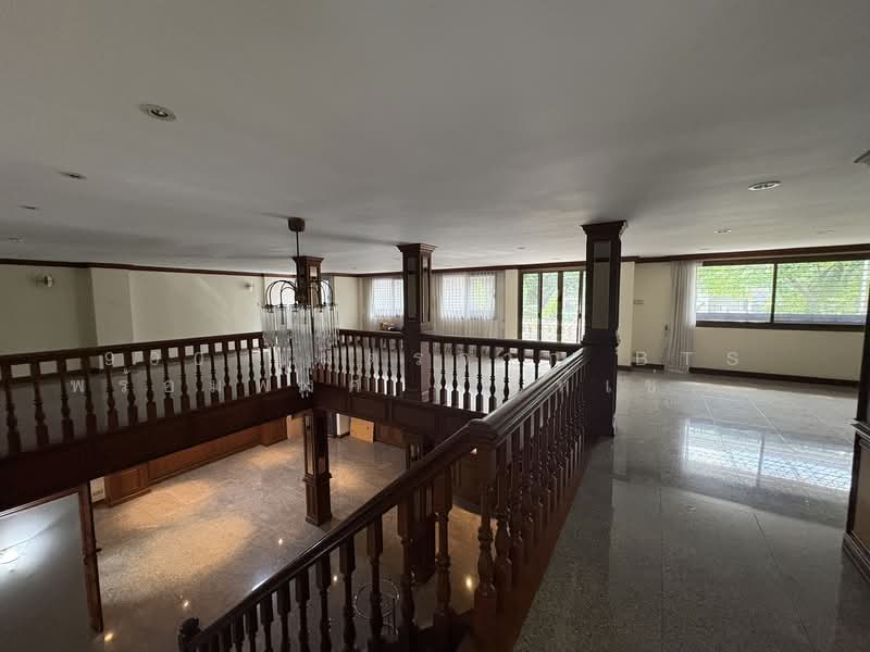 Located in Sukhumvit 39, Bangkok, Khlong Tan Nua, Watthana, Bangkok, 7 Bedrooms, 200 sqm, Townhouse For Rent, by 900 เมตรจาก BTS พร้อมพงศ์ ! ให้เช่าทาวน์โฮม 4.5 ชั้น 50 ตร.วา, 500224011 - DDproperty.com