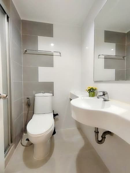 Lumpini Place Rama 4-Kluaynamthai, Bangkok, 4004 Rama 4 Road, Phra Kanong, Khlong Toei, Bangkok, 1 Bedroom, 28 sqm, Condo For Rent, by Rossukon Silakhot, 500224012 - DDproperty.com