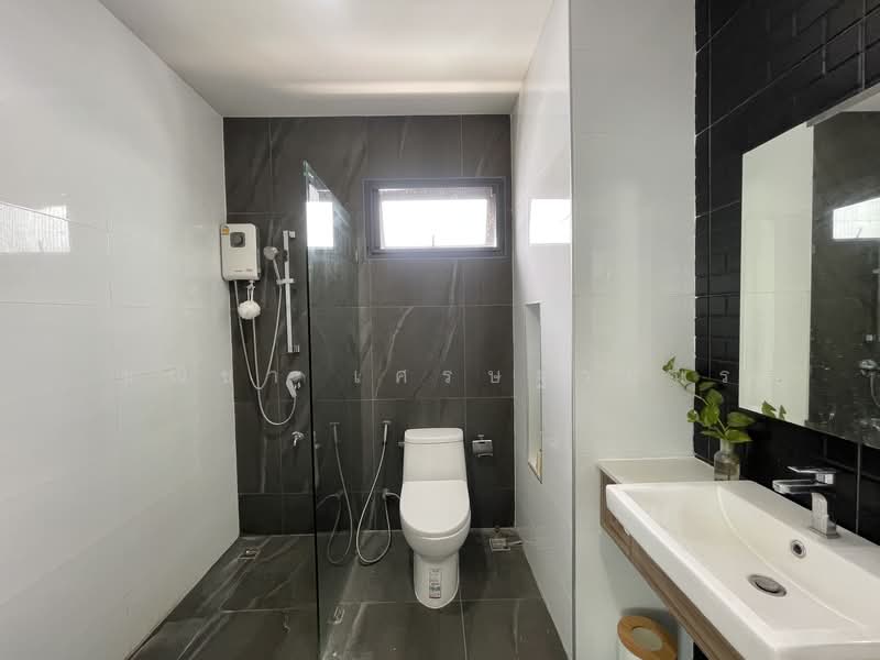 Suetrong Premium Bang Bua Thong 340, Nonthaburi, Bang Bua Thong-Suphanburi Road, Lahan, Bang Bua Thong, Nonthaburi, 3 Bedrooms, 190 sqm, Single Detached House For Sale, by Chanicha Settha-amorn, 500224024 - DDproperty.com
