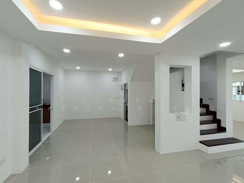 หมู่บ้านภัทรทรัพย์ คลอง 2 ซอยเปียร์นนท์ ลำลูกกา ปทุมธานี, Pathum Thani, ซอยเปียร์นนท์, Khu Khot, Lam Luk Ka, Pathum Thani, 3 Bedrooms, 120 sqm, Semi-Detached House (Twin House) For Sale, by นภัสศรณ์ วงศ์สินไทยกร (นันท์), 500224067 - DDproperty.com