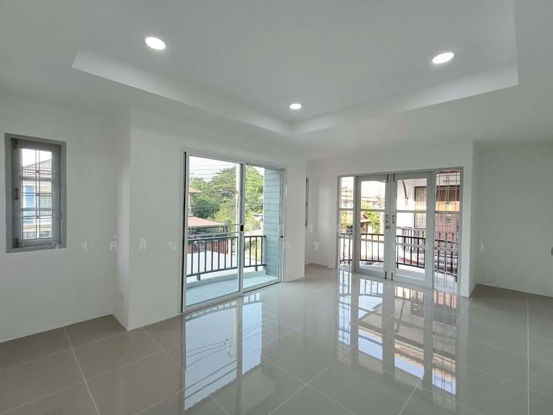 หมู่บ้านภัทรทรัพย์ คลอง 2 ซอยเปียร์นนท์ ลำลูกกา ปทุมธานี, Pathum Thani, ซอยเปียร์นนท์, Khu Khot, Lam Luk Ka, Pathum Thani, 3 Bedrooms, 120 sqm, Semi-Detached House (Twin House) For Sale, by นภัสศรณ์ วงศ์สินไทยกร (นันท์), 500224067 - DDproperty.com