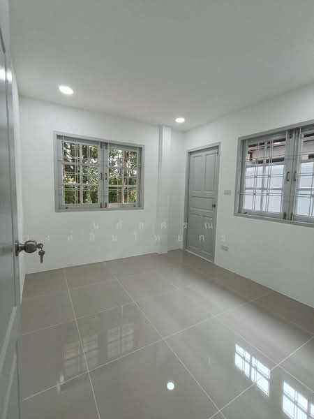 หมู่บ้านภัทรทรัพย์ คลอง 2 ซอยเปียร์นนท์ ลำลูกกา ปทุมธานี, ปทุมธานี, ซอยเปียร์นนท์, คูคต, ลำลูกกา, ปทุมธานี, 120 ตร.ม., บ้านแฝด ขาย, โดย นภัสศรณ์ วงศ์สินไทยกร (นันท์), 500224067 - DDproperty.com