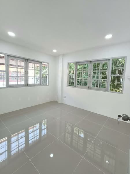 หมู่บ้านภัทรทรัพย์ คลอง 2 ซอยเปียร์นนท์ ลำลูกกา ปทุมธานี, ปทุมธานี, ซอยเปียร์นนท์, คูคต, ลำลูกกา, ปทุมธานี, 120 ตร.ม., บ้านแฝด ขาย, โดย นภัสศรณ์ วงศ์สินไทยกร (นันท์), 500224067 - DDproperty.com