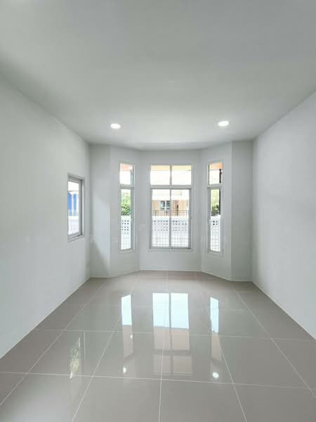 Pruksa Village 1 Lumlukka Klong 6, Pathum Thani, Soi Bueng Kham Phroi, Bung Kham Proi, Lam Luk Ka, Pathum Thani, 3 Bedrooms, 200 sqm, Single Detached House For Sale, by นภัสศรณ์ วงศ์สินไทยกร (นันท์), 500224070 - DDproperty.com