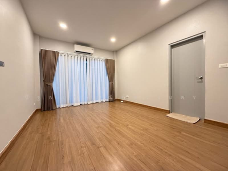 Centro Phahol - Vibhavadi 3, Pathum Thani, พหลโยธิน, Khlong Nung, Khlong Luang, Pathum Thani, 4 Bedrooms, 250 sqm, Single Detached House For Rent, by นัฐพงค์ มณีอัครเนตร, 500224083 - DDproperty.com