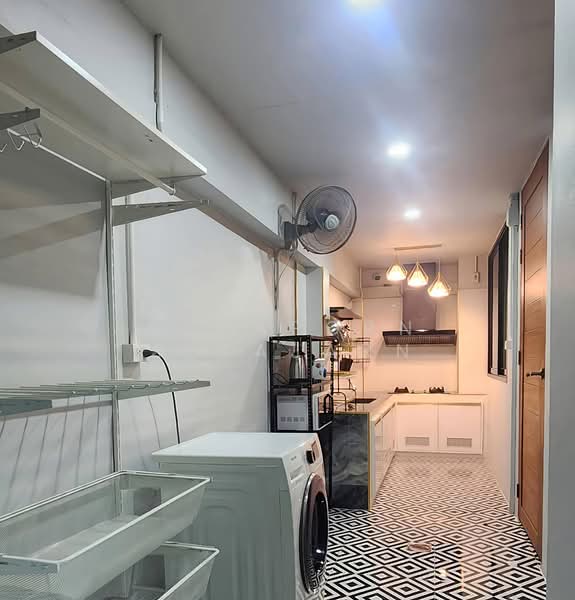 บ้าน3 ชั้น/ home office ลาดพร้าว, กรุงเทพ, ลาดพร้าว, ลาดพร้าว, กรุงเทพ, 300 ตร.ม., บ้านเดี่ยว ให้เช่า, โดย Supaporn Sekajarn, 500224085 - DDproperty.com