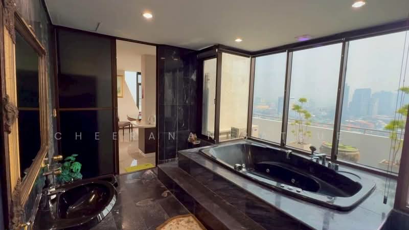 Supalai Place Sukhumvit 39, Bangkok, 175-179 Soi Sukhumvit 39 Sukhumvit Road, Khlong Tan Nua, Watthana, Bangkok, 3 Bedrooms, 491 sqm, Condo For Sale, by Cheeranan Satsue, 500224105 - DDproperty.com