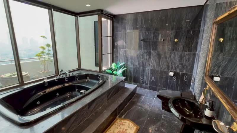 Supalai Place Sukhumvit 39, Bangkok, 175-179 Soi Sukhumvit 39 Sukhumvit Road, Khlong Tan Nua, Watthana, Bangkok, 3 Bedrooms, 491 sqm, Condo For Sale, by Cheeranan Satsue, 500224105 - DDproperty.com