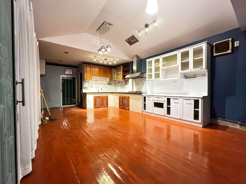 For Sale - Pruksa Village 1 Lumlukka Klong 6, Pathum Thani