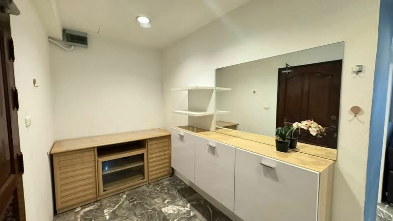 Saranjai Mansion, Bangkok, Soi Sukhumvit 6, Khlong Toei, Khlong Toei, Bangkok, 1 Bedroom, 62 sqm, Condo For Rent, by Noppharuj Nunta, 500224205 - DDproperty.com