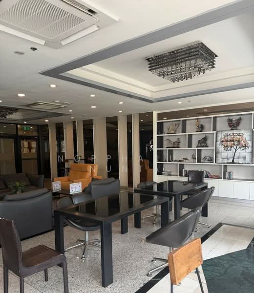 Witthayu Complex, Bangkok, 1673 New Petchaburi Road, Makkasan, Ratchathewi, Bangkok, 2 Bedrooms, 89 sqm, Condo For Rent, by Noppharuj Nunta, 500224255 - DDproperty.com