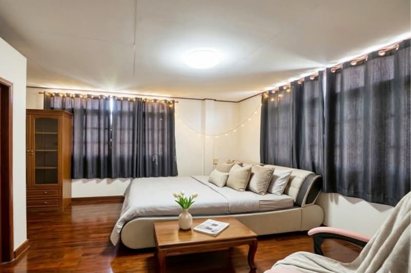 ถนนเทศบาลสงเคราะห์ ซอยเทศบาลรังสรรค์ใต้, Bangkok, เทศบาลสงเคราะห์, Lat Yao, Chatuchak, Bangkok, 6 Bedrooms, 300 sqm, Single Detached House For Sale, by คุณเอฟ, 500224260 - DDproperty.com