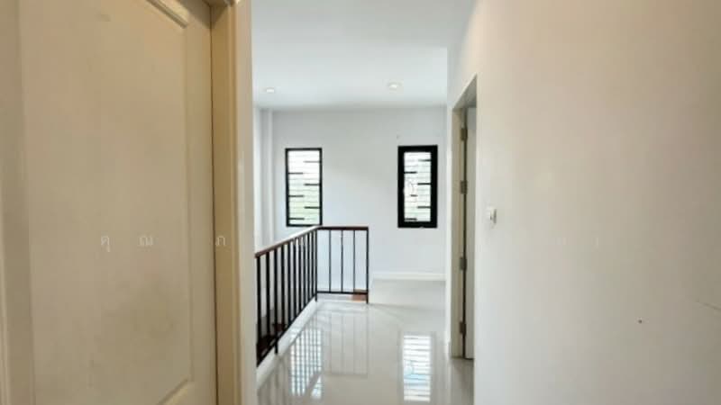 บ้านเดี่ยว 2 ชั้น วิสต้า วิลล์ G คลอง 8 บ้านสวย สไตล์โมเดิร์น ราคาถูก, ปทุมธานี, ปท.3006(เลียบคลอง8), ลำลูกกา, ลำลูกกา, ปทุมธานี, 180 ตร.ม., บ้านเดี่ยว ขาย, โดย คุณ ภรณ์ทิพย์ (ปุ๋ย), 500224302 - DDproperty.com