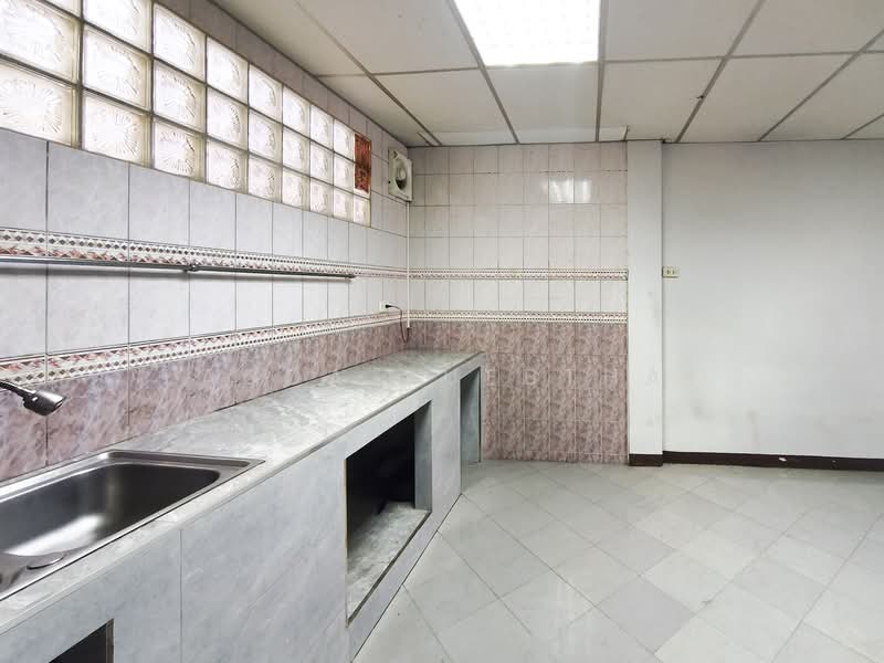 Sinphatthana 4, Nonthaburi, Talat Kwan, Muang Nonthaburi, Nonthaburi, 2 Bedrooms, 100 sqm, Townhouse For Sale, by Ladda Suebthai, 500224341 - DDproperty.com