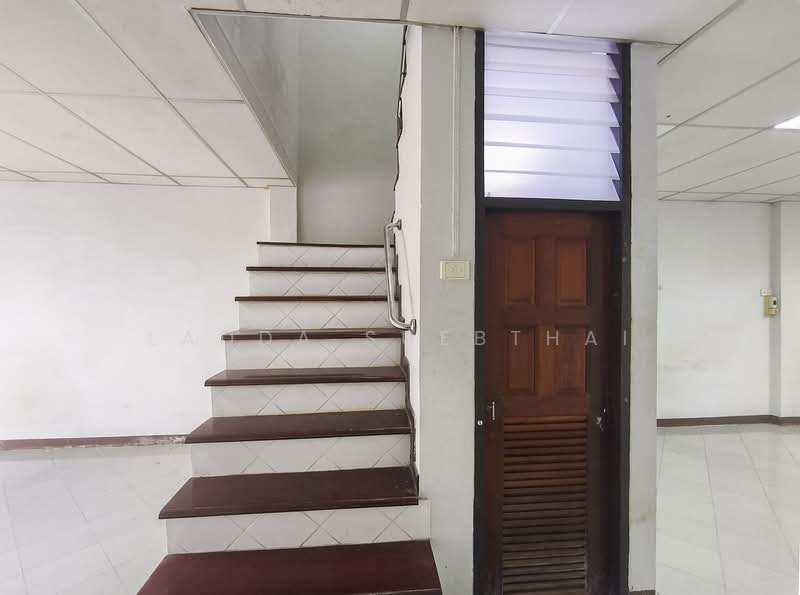 Sinphatthana 4, Nonthaburi, Talat Kwan, Muang Nonthaburi, Nonthaburi, 2 Bedrooms, 100 sqm, Townhouse For Sale, by Ladda Suebthai, 500224341 - DDproperty.com