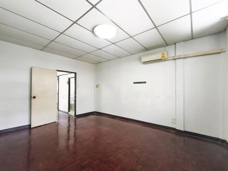 Sinphatthana 4, Nonthaburi, Talat Kwan, Muang Nonthaburi, Nonthaburi, 2 Bedrooms, 100 sqm, Townhouse For Sale, by Ladda Suebthai, 500224341 - DDproperty.com