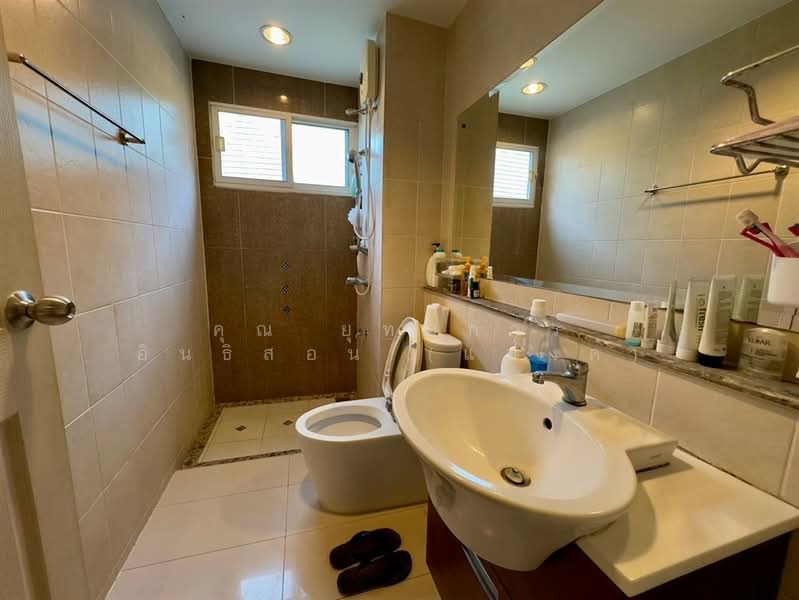 Baan Klang Muang Urbanion Kaset - Nawamin 2, Bangkok, Lat Pla Khao Road, Anusaowari, Bang Khen, Bangkok, 3 Bedrooms, 120 sqm, Townhouse For Sale, by คุณ ยุทธการ อินธิสอน (แบงค์), 500224348 - DDproperty.com