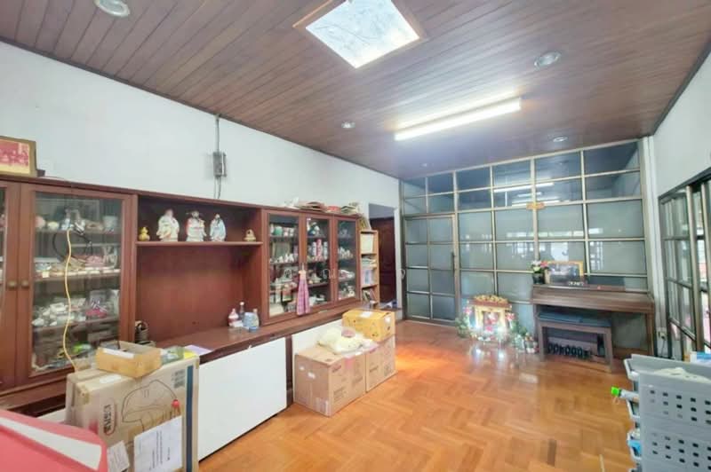 ถนนรัชดาภิเษก ซอยเสือใหญ่อุทิศ, Bangkok, Chan Kasem, Chatuchak, Bangkok, 3 Bedrooms, 200 sqm, Single Detached House For Sale, by คุณเจ, 500224389 - DDproperty.com