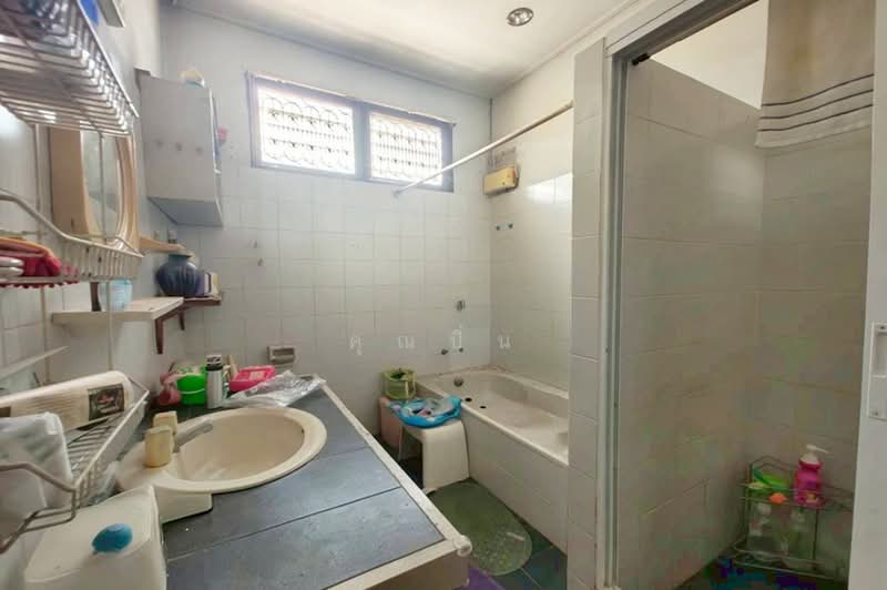 ถนนรัชดาภิเษก ซอยเสือใหญ่อุทิศ, Bangkok, Chan Kasem, Chatuchak, Bangkok, 3 Bedrooms, 200 sqm, Single Detached House For Sale, by คุณปิ่น, 500224389 - DDproperty.com