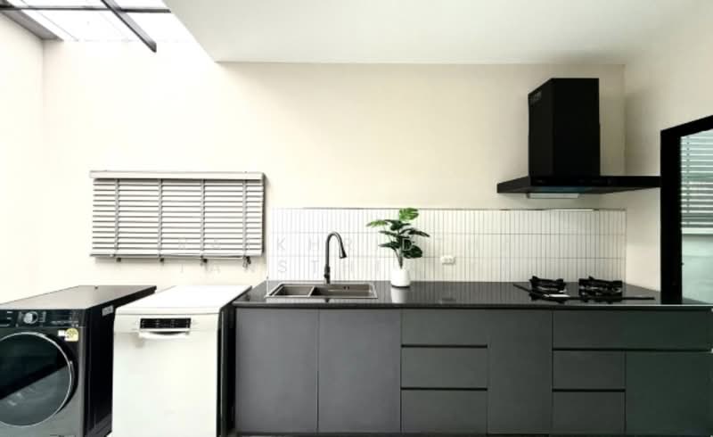 Baan Klang Mueng The Edition Bangna, Samut Prakan, Bang Kaeo, Bang Plee, Samut Prakan, 4 Bedrooms, 320 sqm, Single Detached House For Rent, by Ratkhridtha Tansthitaya, 500224470 - DDproperty.com