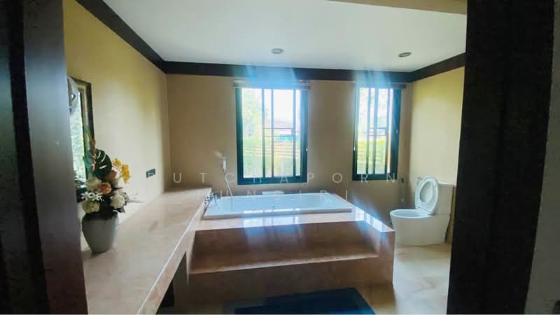 Pool Villa ให้เช่า - ใกล้มีโชคพลาซ่า เพียง 5 นาที ค่าเช่า 100,000 บาท / เดือน รหัสทรัพย์ : No.5P005, Chiang Mai, San Phi Sua, Muang Chiang Mai, Chiang Mai, 4 Bedrooms, 200 sqm, Single Detached House For Rent, by Rutchaporn Tunsiri, 500224519 - DDproperty.com