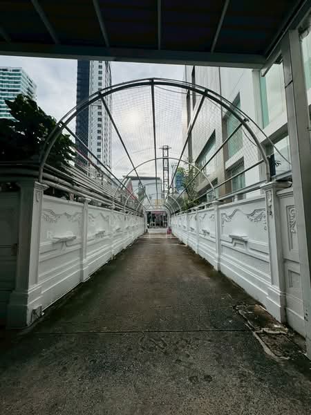 ให้เช่า อาคารเชิงพาณิชย์ ขนาดพื้นที่ 2,000 ตรม. ย่านทองหล่อ, กรุงเทพ, Sukhumvit, คลองตันเหนือ, วัฒนา, กรุงเทพ, 2,000 ตร.ม., ตึกแถว-อาคารพาณิชย์ ให้เช่า, โดย Suchart Roachthavilit, 500224558 - DDproperty.com