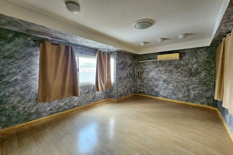 ปรัชญาโฮมทาวน์ นวมินทร์ 163, Bangkok, นวลจันทร์-นวมินทร์, Nuan Chan, Bueng Kum, Bangkok, 4 Bedrooms, 160 sqm, Townhouse For Sale, by คุณแพรว, 500224577 - DDproperty.com