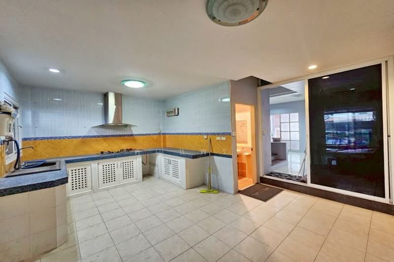 ปรัชญาโฮมทาวน์ นวมินทร์ 163, Bangkok, นวลจันทร์-นวมินทร์, Nuan Chan, Bueng Kum, Bangkok, 4 Bedrooms, 160 sqm, Townhouse For Sale, by คุณแพรว, 500224577 - DDproperty.com