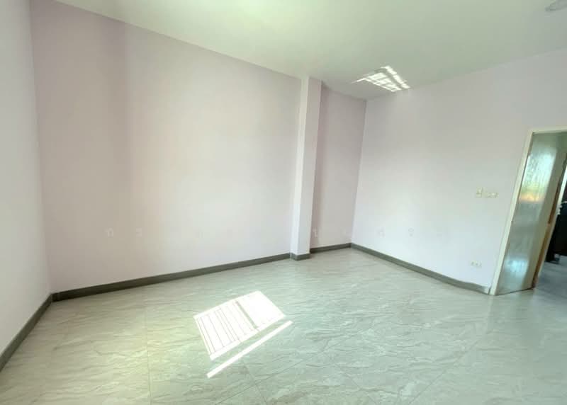 The Story Ratchaphruk, Nonthaburi, Bang Kruai-Sai Noi Road, Bang Krang, Muang Nonthaburi, Nonthaburi, 3 Bedrooms, 210 sqm, Townhouse For Sale, by กรกฤตย์ บุญสระ, 500224594 - DDproperty.com