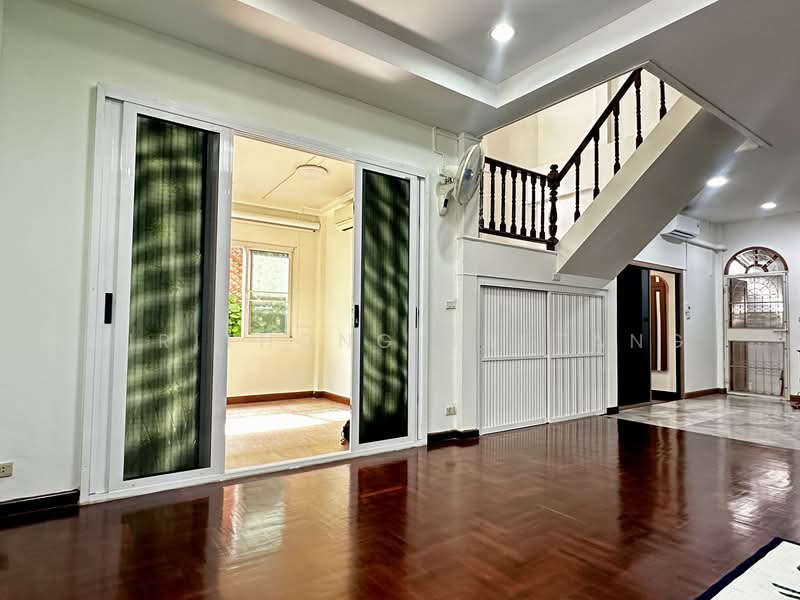 Newly renovated detached home Soi Ladprao 93, Wang Thonglang 67 sq.wa 4 Beds 3 Baths, Bangkok, ลาดพร้าว 93, Khlong Chaokhun Sing, Wang Thonglang, Bangkok, 4 Bedrooms, 366 sqm, Single Detached House For Rent, by Sirithong Saetang, 500224596 - DDproperty.com