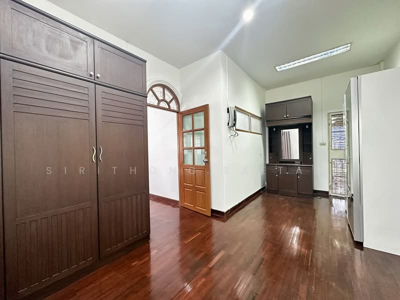 บ้านเดี่ยวรีโนเวทใหม่ ซอยลาดพร้าว 93 วังทองหลาง 67 ตารางวา 4 นอน 3 น้ำ จอดรถได้หลายคัน, กรุงเทพ, ลาดพร้าว 93, คลองเจ้าคุณสิงห์, วังทองหลาง, กรุงเทพ, 366 ตร.ม., บ้านเดี่ยว ให้เช่า, โดย Sirithong Saetang, 500224596 - DDproperty.com