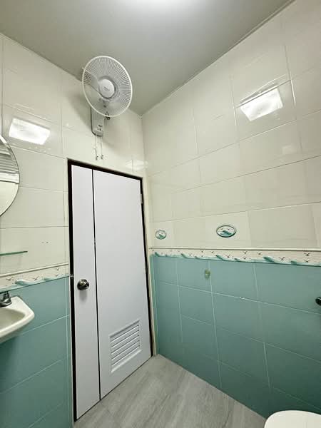 Newly renovated detached home Soi Ladprao 93, Wang Thonglang 67 sq.wa 4 Beds 3 Baths, Bangkok, ลาดพร้าว 93, Khlong Chaokhun Sing, Wang Thonglang, Bangkok, 4 Bedrooms, 366 sqm, Single Detached House For Rent, by Sirithong Saetang, 500224596 - DDproperty.com