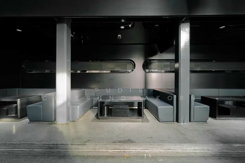 เอกมัย | ผับ / บาร์ 3 ชั้น เซ้งกิจการ ทำเลพรีเมียม, กรุงเทพ, พระโขนงเหนือ, วัฒนา, กรุงเทพ, 2,100 ตร.ม., ตึกแถว-อาคารพาณิชย์ ให้เช่า, โดย Pudis Chitrungsakorn, 500224683 - DDproperty.com