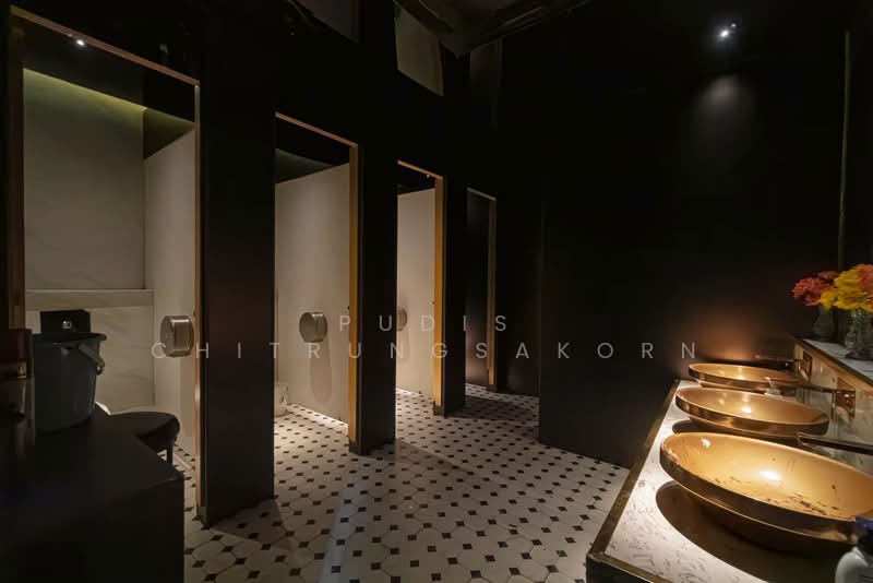 Ekkamai | 3-Storey Pub / Bar for Lease Takeover, Bangkok, Phra Kanong Nua, Watthana, Bangkok, , 2,100 sqm, Shophouse For Rent, by Pudis Chitrungsakorn, 500224683 - DDproperty.com
