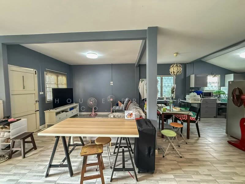 Beautiful house in Sriracha, newly renovated, great location, move in Ready., Chon Buri (Pattaya), Surasak, Si Racha, Chon Buri (Pattaya), 3 Bedrooms, 220 sqm, Single Detached House For Sale, by A House Property Co.,Ltd., 500224696 - DDproperty.com