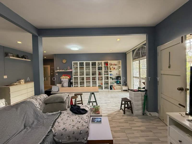 Beautiful house in Sriracha, newly renovated, great location, move in Ready., Chon Buri (Pattaya), Surasak, Si Racha, Chon Buri (Pattaya), 3 Bedrooms, 220 sqm, Single Detached House For Sale, by A House Property Co.,Ltd., 500224696 - DDproperty.com