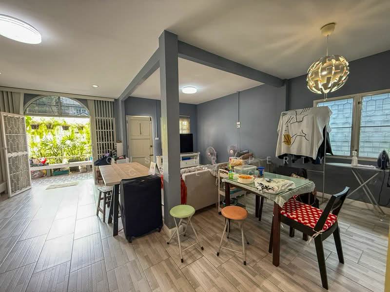 Beautiful house in Sriracha, newly renovated, great location, move in Ready., Chon Buri (Pattaya), Surasak, Si Racha, Chon Buri (Pattaya), 3 Bedrooms, 220 sqm, Single Detached House For Sale, by A House Property Co.,Ltd., 500224696 - DDproperty.com