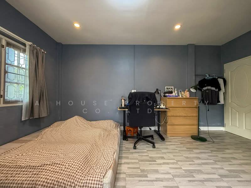 Beautiful house in Sriracha, newly renovated, great location, move in Ready., Chon Buri (Pattaya), Surasak, Si Racha, Chon Buri (Pattaya), 3 Bedrooms, 220 sqm, Single Detached House For Sale, by A House Property Co.,Ltd., 500224696 - DDproperty.com