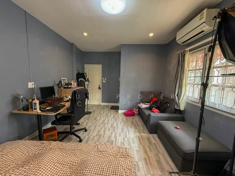 Beautiful house in Sriracha, newly renovated, great location, move in Ready., Chon Buri (Pattaya), Surasak, Si Racha, Chon Buri (Pattaya), 3 Bedrooms, 220 sqm, Single Detached House For Sale, by A House Property Co.,Ltd., 500224696 - DDproperty.com