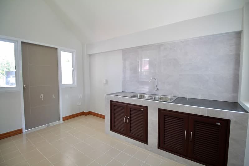 For Sale Fully Renovated 2-Storey Detached House, 64 sq.wah, 4 Bedrooms, Pineary Park Beach Suan Son, Rayong, Klaeng, Muang Rayong, Rayong, 4 Bedrooms, 316 sqm, Single Detached House For Sale, by สุเทพ พสุวณิชย์กุล, 500224716 - DDproperty.com