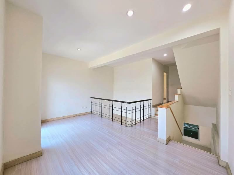 Urban Tara Wongwan – Suksawat 70, Bangkok, Soi Chimkul, Thung Khru, Thung Khru, Bangkok, 3 Bedrooms, 170 sqm, Townhouse For Sale, by พิจักษณ์ ตั้งพานิชยานนท์, 500224752 - DDproperty.com