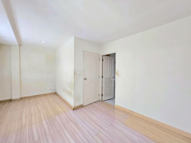 Urban Tara Wongwan – Suksawat 70, Bangkok, Soi Chimkul, Thung Khru, Thung Khru, Bangkok, 3 Bedrooms, 170 sqm, Townhouse For Sale, by พิจักษณ์ ตั้งพานิชยานนท์, 500224752 - DDproperty.com