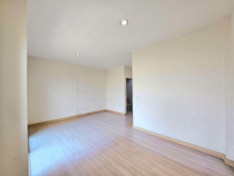 Urban Tara Wongwan – Suksawat 70, Bangkok, Soi Chimkul, Thung Khru, Thung Khru, Bangkok, 3 Bedrooms, 170 sqm, Townhouse For Sale, by พิจักษณ์ ตั้งพานิชยานนท์, 500224752 - DDproperty.com