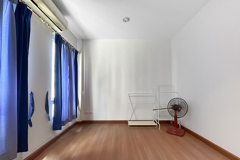 Baan Klang Muang Swiss Town Kaset-Nawamin, Bangkok, Soi Moobaan Klang Mueng, Chorake Bua, Lat Phrao, Bangkok, 3 Bedrooms, 160 sqm, Townhouse For Sale, by NTBHOME, 500224958 - DDproperty.com