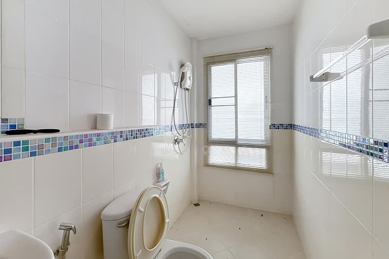 Baan Klang Muang Swiss Town Kaset-Nawamin, Bangkok, Soi Moobaan Klang Mueng, Chorake Bua, Lat Phrao, Bangkok, 3 Bedrooms, 160 sqm, Townhouse For Sale, by NTBHOME, 500224958 - DDproperty.com