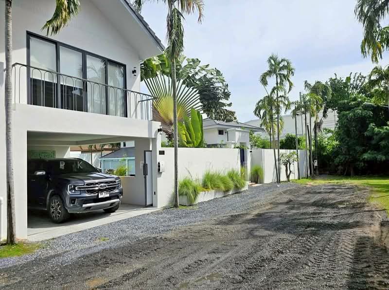 ให้เช่า - 7R1000 Pool villa for rent 5 bedroom 5 bathroom 200,000/month at rawai have fully furnished, ภูเก็ต