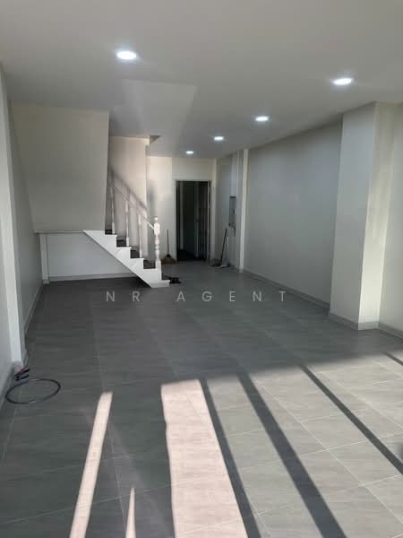 หมู่บ้านไพโรจน์ บางนา, กรุงเทพ, บางนาเหนือ, บางนา, กรุงเทพ, 450 ตร.ม., ทาวน์เฮ้าส์ ให้เช่า, โดย NR AGENT, 500225013 - DDproperty.com