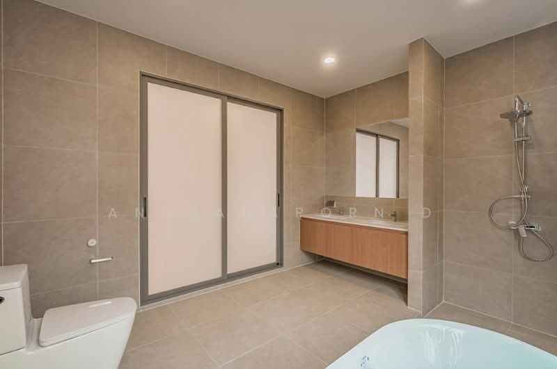 นาคนิวาส 47, Bangkok, Lat Phrao, Lat Phrao, Bangkok, 3 Bedrooms, 456 sqm, Single Detached House For Sale, by Angsanaporn D, 500225063 - DDproperty.com