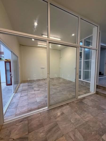 Sriwara Town in Town, Bangkok, Sriwara Road, Phlapphla, Wang Thonglang, Bangkok, 4 Bedrooms, 21 sqm, Townhouse For Sale, by Connex Property, 500225082 - DDproperty.com