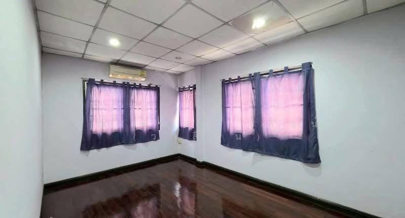 บ้านเดี่ยว 70 ตารางวา หมู่บ้านเสนานิเวศน์ โครงการ 2 บ้านสวย สภาพดีมาก พร้อมอยู่, Bangkok, ประเสริฐมนูกิจ, Chorake Bua, Lat Phrao, Bangkok, 4 Bedrooms, 120 sqm, Single Detached House For Sale, by คุณ พลอยวาลินน์ (วาลินน์), 500225187 - DDproperty.com